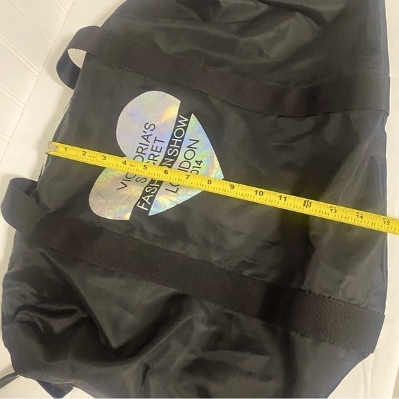 VINTAGE VICTORIA'S SECRET FASHION SHOW LONDON 2014 TOTE WEEKENDER BAG! - Picture 7 of 7